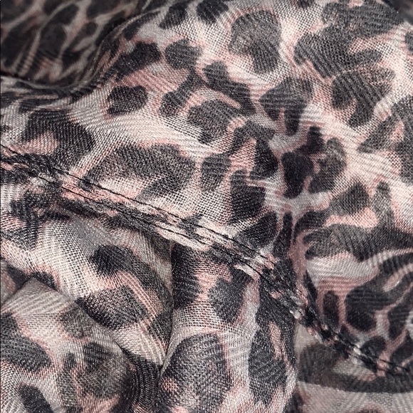 Scraf - Picture 2 of 4